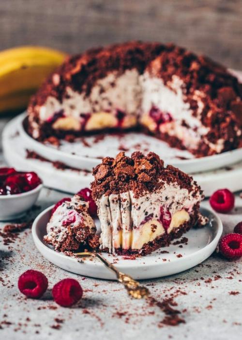 Mole Cake (Vegan Banana Cream Chocolate Cake)